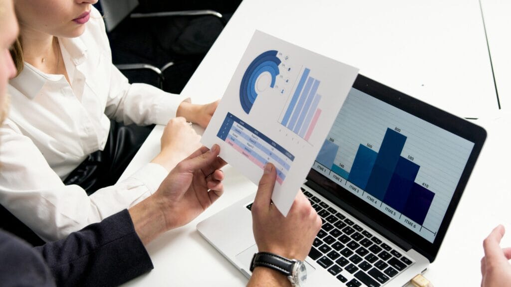 TENDAS DE MARKETING B2B CHAVE a seguir em 2025 e além - B2B Marketing Blog 13 B2B marketing trends