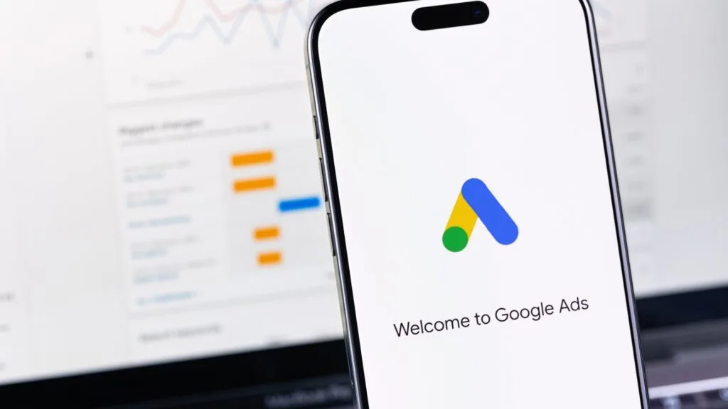 Google adiciona coluna ‘Fontes’ aos relatórios de termos de pesquisa do AI Max 8 Auditing and optimizing Google Ads in an age of limited data